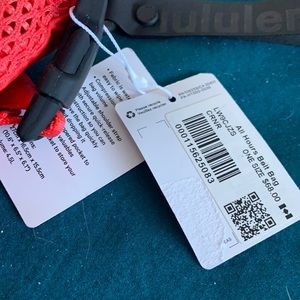 Brand new Lululemon belt bag, great for travel, New with tags